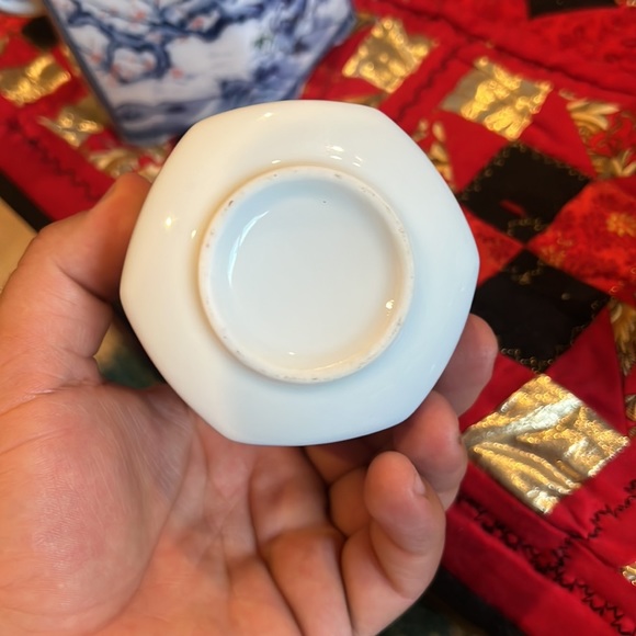 VINTAGE BLUE WHITE PINK CHERRY TREE BLOSSOM CHINESE TEAPOT WITH BRASS HANDLE set - Picture 10 of 12